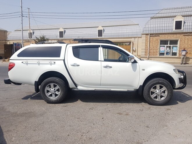 Mitsubishi L200 2015, 114,307 km - 2.5 л - Bakı