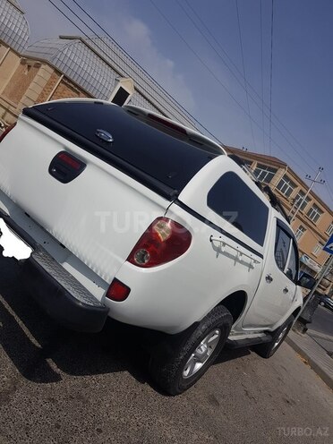 Mitsubishi L200 2015, 114,307 km - 2.5 л - Bakı