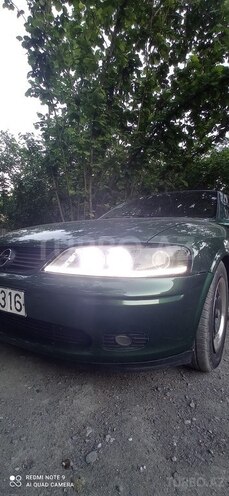 Opel Vectra 1995, 298,526 km - 1.8 l - Zaqatala