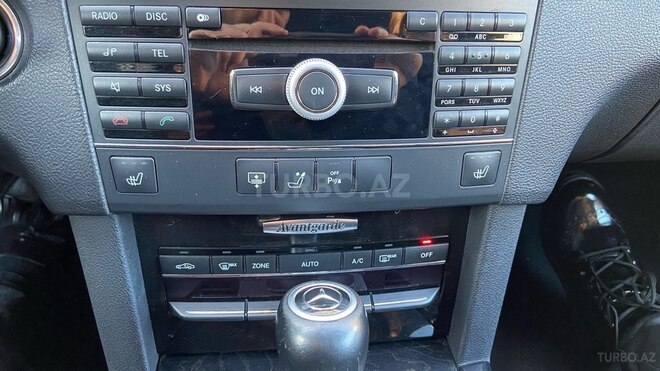 Mercedes E 250 2010, 136,000 km - 1.8 l - Bakı