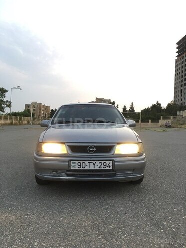 Opel Vectra 1995, 238,000 km - 1.8 л - Bakı