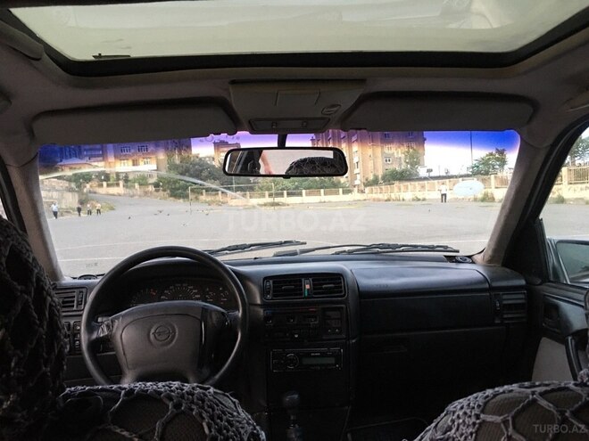 Opel Vectra 1995, 238,000 km - 1.8 л - Bakı