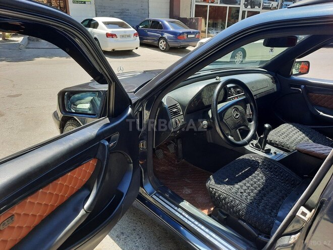 Mercedes C 220 2000, 290,000 km - 2.2 l - Bakı