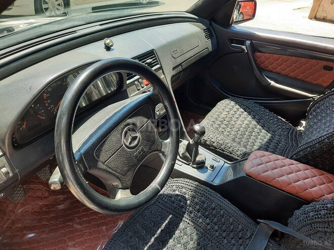 Mercedes C 220 2000, 290,000 km - 2.2 l - Bakı