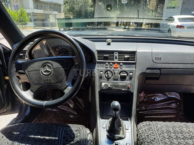 Mercedes C 220 2000, 290,000 km - 2.2 l - Bakı