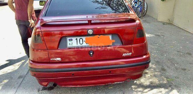 Volkswagen Polo 1995, 267,172 km - 1.6 л - Bakı