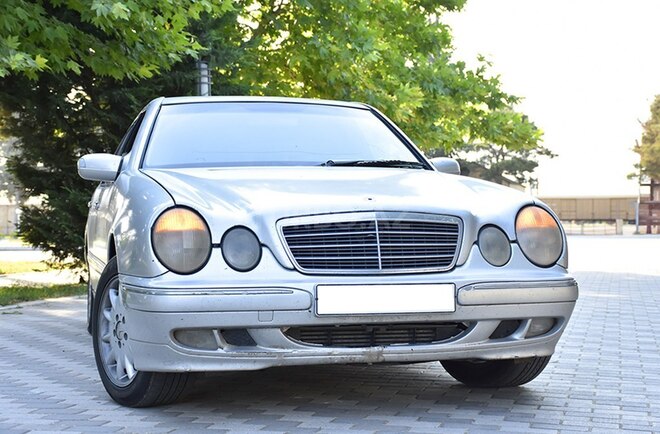 Mercedes E 220 2000, 396,000 km - 2.2 l - İmişli