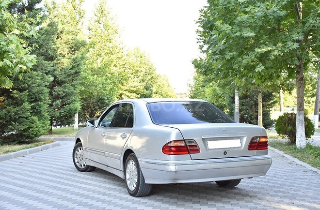Mercedes E 220 2000, 396,000 km - 2.2 l - İmişli