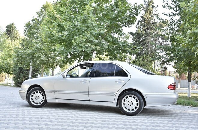Mercedes E 220 2000, 396,000 km - 2.2 l - İmişli