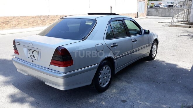 Mercedes C 240 2000, 250,000 km - 2.4 l - Bakı