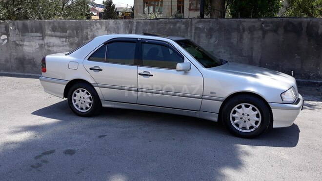Mercedes C 240 2000, 250,000 km - 2.4 l - Bakı