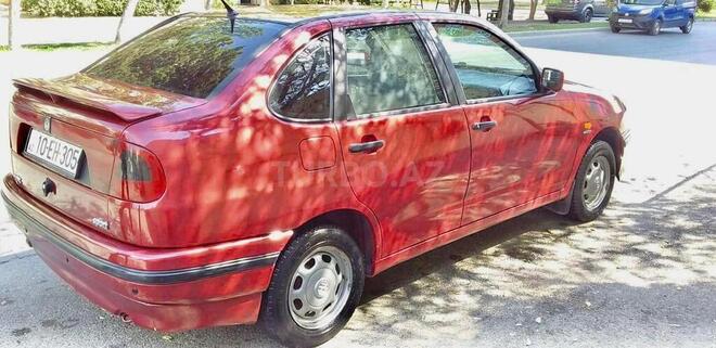 Volkswagen Polo 1995, 267,172 km - 1.6 л - Bakı