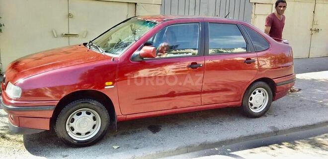 Volkswagen Polo 1995, 267,172 km - 1.6 л - Bakı