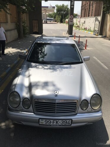 Mercedes E 240 1998, 331,879 km - 2.4 l - Bakı