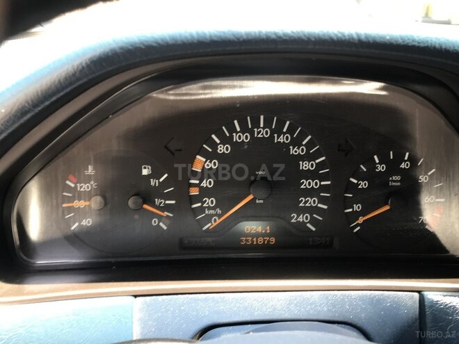 Mercedes E 240 1998, 331,879 km - 2.4 l - Bakı
