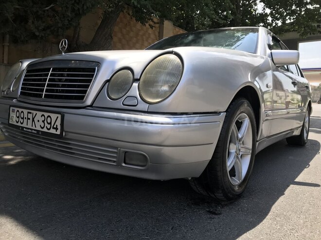 Mercedes E 240 1998, 331,879 km - 2.4 l - Bakı