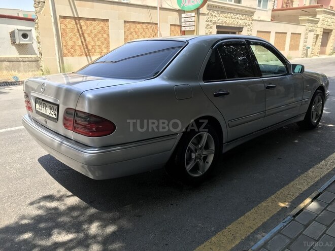 Mercedes E 240 1998, 331,879 km - 2.4 l - Bakı