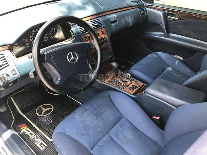 Mercedes E 240 1998, 331,879 km - 2.4 l - Bakı