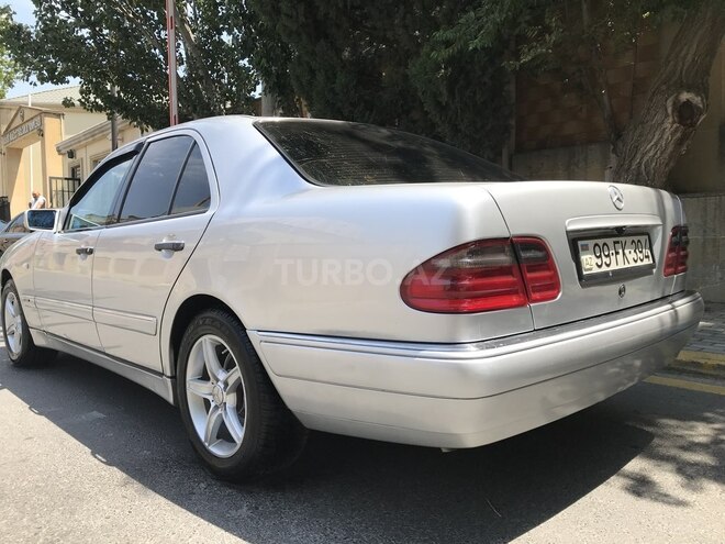 Mercedes E 240 1998, 331,879 km - 2.4 l - Bakı