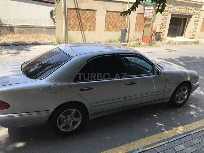 Mercedes E 240 1998, 331,879 km - 2.4 l - Bakı
