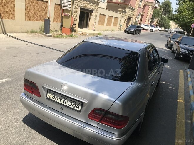 Mercedes E 240 1998, 331,879 km - 2.4 l - Bakı