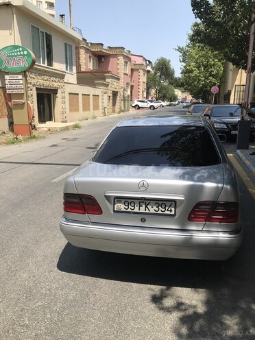 Mercedes E 240 1998, 331,879 km - 2.4 l - Bakı