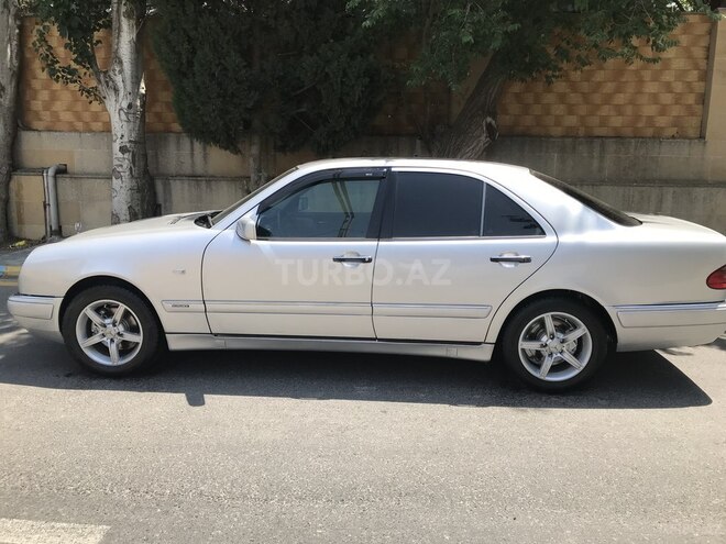 Mercedes E 240 1998, 331,879 km - 2.4 l - Bakı
