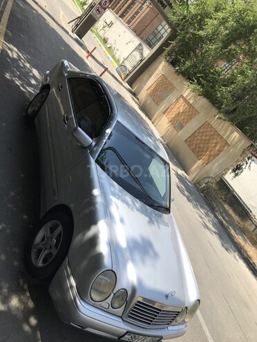Mercedes E 240 1998, 331,879 km - 2.4 l - Bakı
