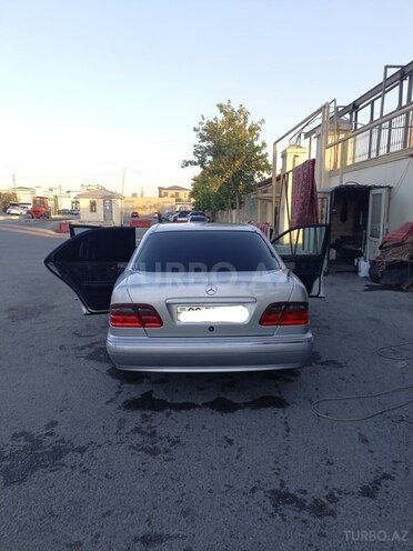 Mercedes E 240 1999, 317,000 km - 2.4 l - Bakı