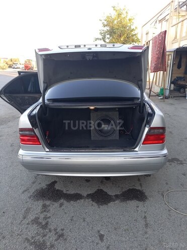 Mercedes E 240 1999, 317,000 km - 2.4 l - Bakı