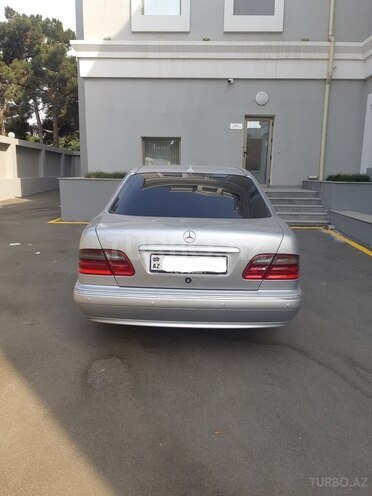 Mercedes E 220 1999, 305,000 km - 2.2 l - Bakı