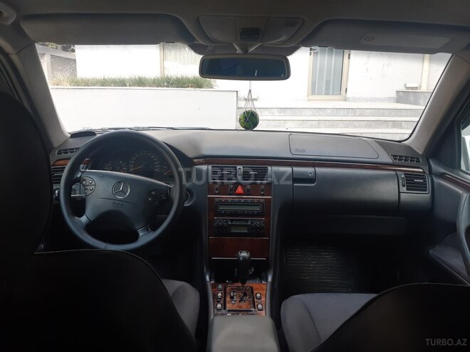 Mercedes E 220 1999, 305,000 km - 2.2 l - Bakı