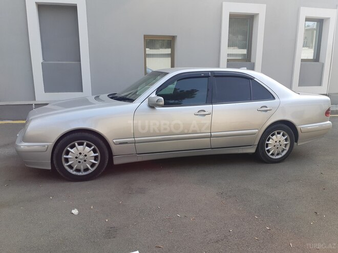 Mercedes E 220 1999, 305,000 km - 2.2 l - Bakı