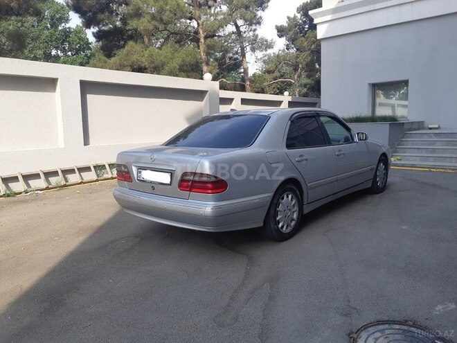 Mercedes E 220 1999, 305,000 km - 2.2 l - Bakı
