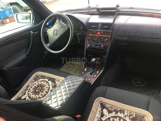 Mercedes C 280 1997, 303,545 km - 2.8 л - Quba