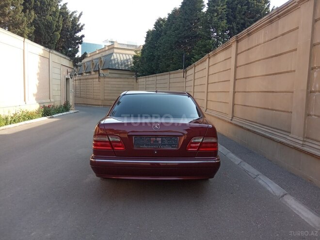 Mercedes E 240 1999, 353,500 km - 2.4 л - Bakı