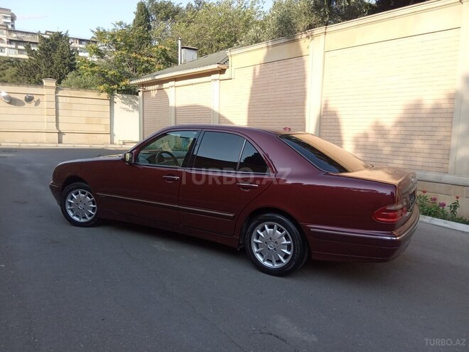 Mercedes E 240 1999, 353,500 km - 2.4 л - Bakı