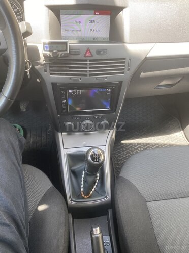 Opel Astra 2005, 200,000 km - 1.6 л - Bakı