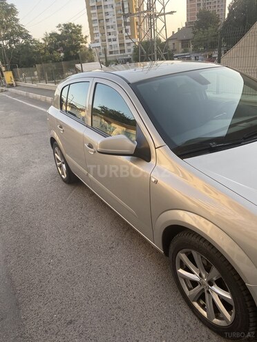 Opel Astra 2005, 200,000 km - 1.6 л - Bakı