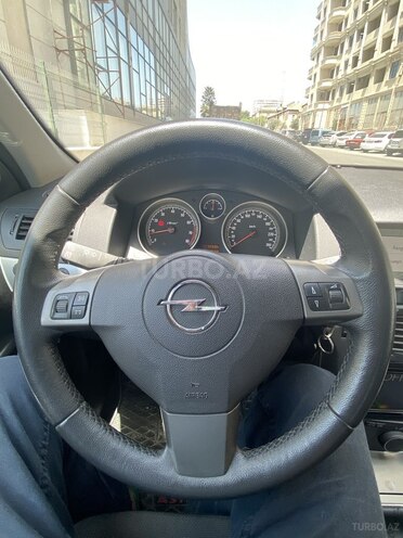 Opel Astra 2005, 200,000 km - 1.6 л - Bakı