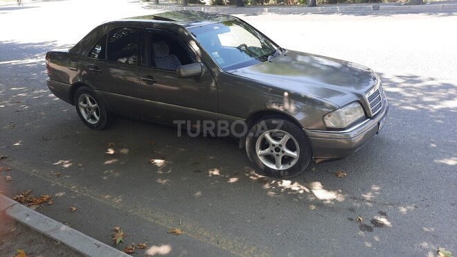 Mercedes C 220 1994, 300,000 km - 2.2 l - Gəncə