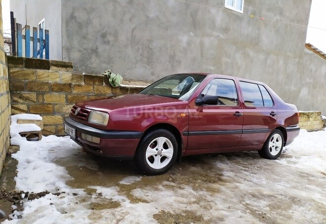 Volkswagen Vento 1994, 177,807 km - 1.9 л - Qusar