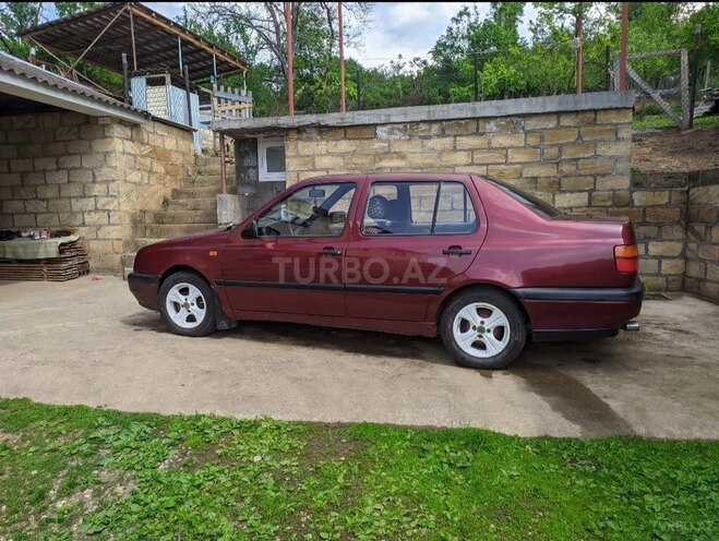 Volkswagen Vento 1994, 177,807 km - 1.9 л - Qusar