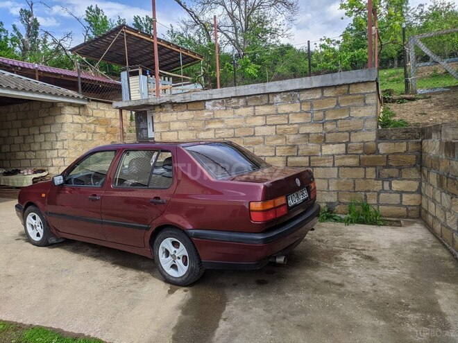 Volkswagen Vento 1994, 177,807 km - 1.9 л - Qusar