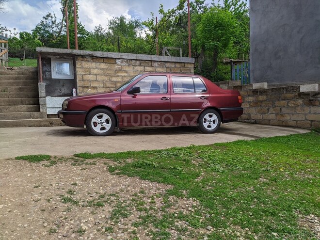 Volkswagen Vento 1994, 177,807 km - 1.9 л - Qusar
