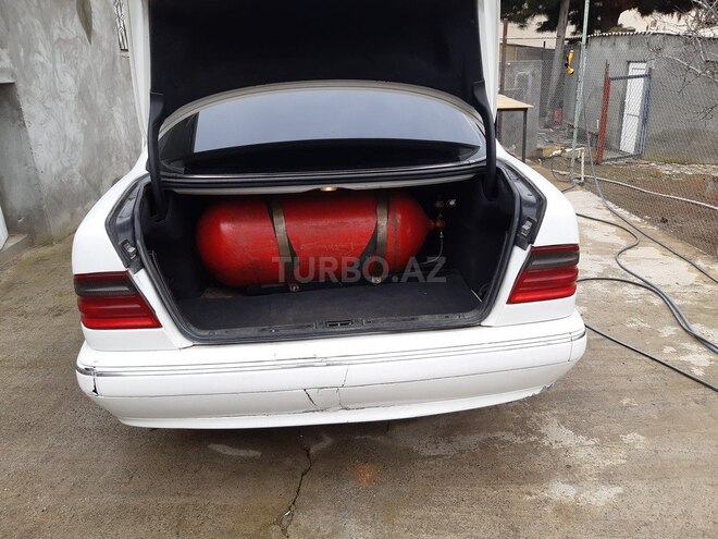 Mercedes E 320 2000, 373,000 km - 3.5 l - Bakı