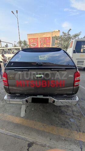 Mitsubishi L200 2017, 64,600 km - 2.5 l - Bakı
