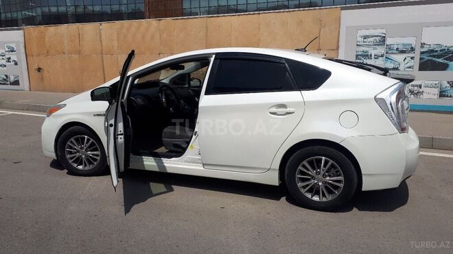 Toyota Prius 2013, 151,000 km - 1.8 л - Bakı
