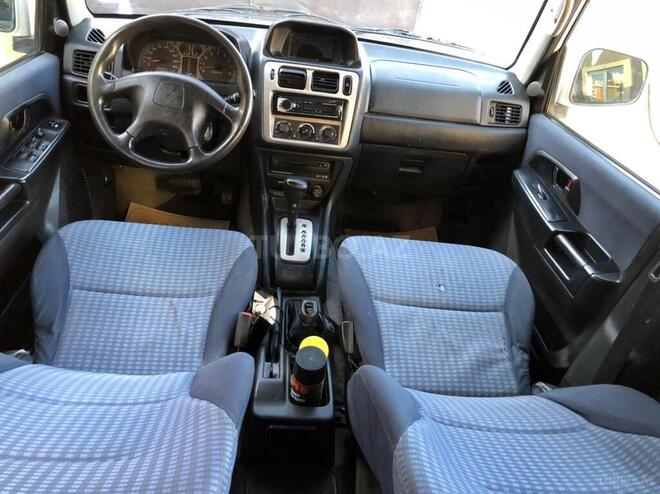 Mitsubishi Pajero io 2000, 380,000 km - 1.8 l - Bakı