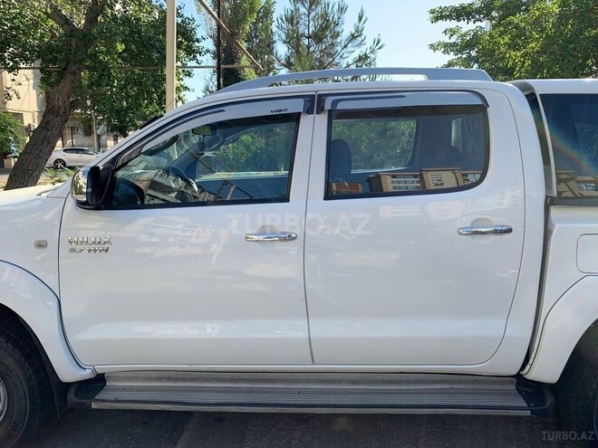 Toyota Hilux 2008, 155,000 km - 2.7 l - Bakı